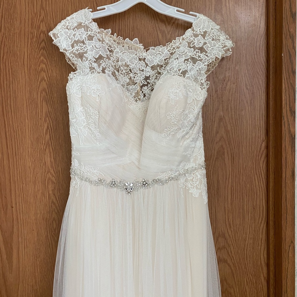 Wedding dress never worn with veil